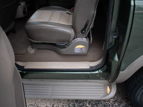 Used 2003 Ford Excursion Eddie Bauer image 25