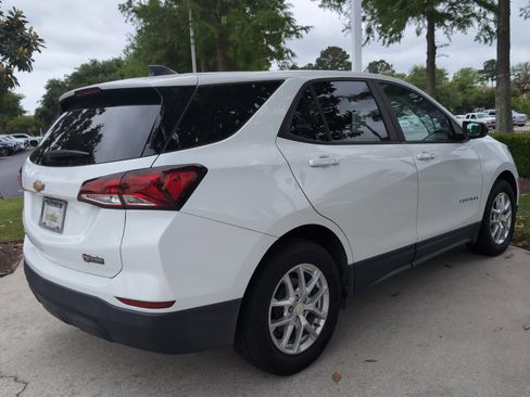 Used 2022 Chevrolet Equinox LS w/ LS Convenience Package FWD image 10