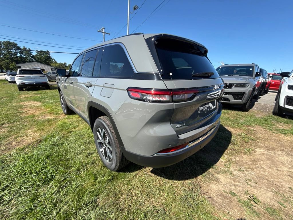 New 2027 Jeep Grand Cherokee Laredo X AWD/4WD image 3
