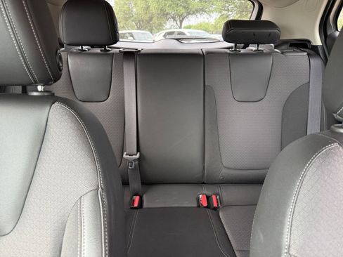 Used 2025 Buick Encore GX Preferred FWD image 38