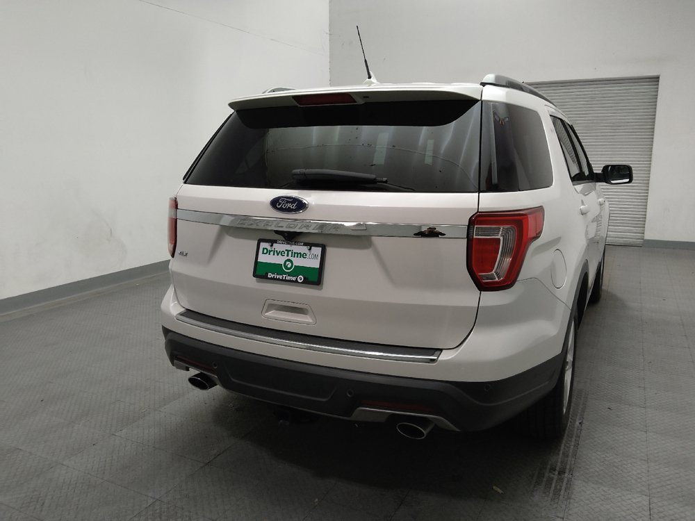Used 2018 Ford Explorer XLT w/ Equipment Group 202A FWD image 7