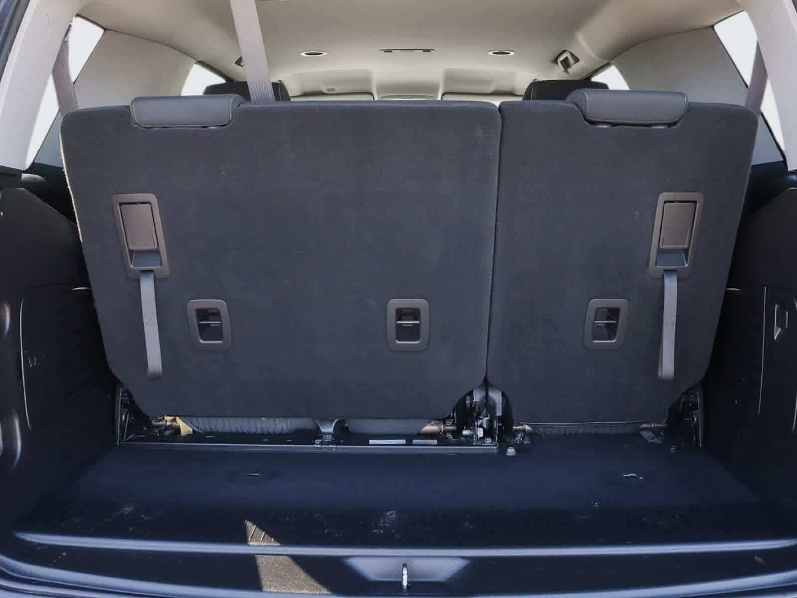 Used 2019 Chevrolet Tahoe LS RWD image 16