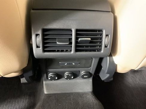 Used 2018 Jaguar F-PACE Premium image 33