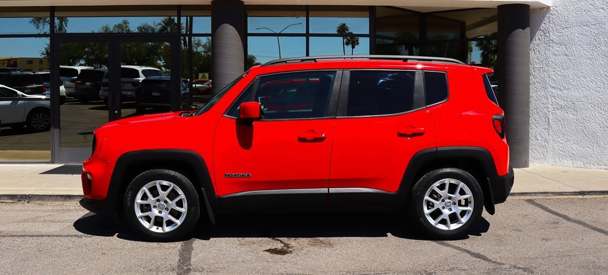 Used 2019 Jeep Renegade Latitude FWD image 8