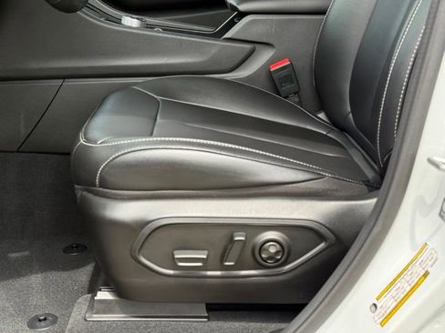 Used 2024 Jeep Grand Cherokee Limited RWD image 12