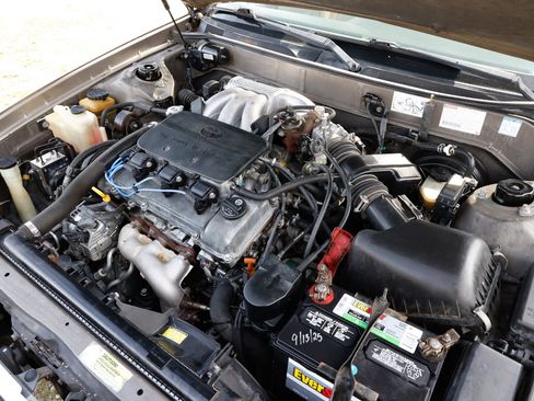 Used 1998 Toyota Avalon XLS image 36