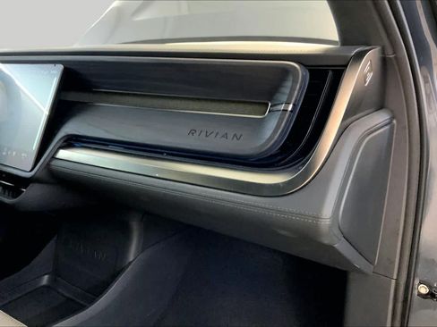 Used 2025 Rivian R1S Adventure AWD/4WD image 18