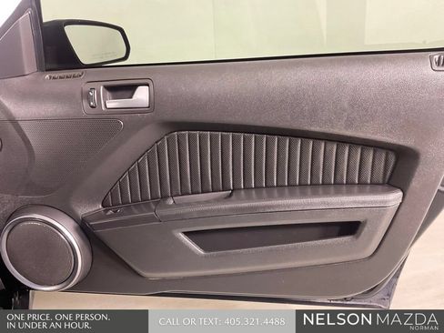 Used 2010 Ford Mustang Shelby GT500 RWD image 14