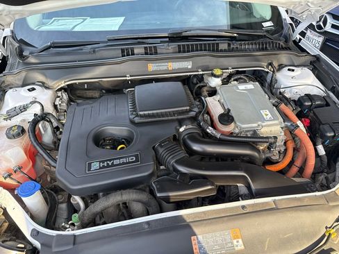 Used 2018 Ford Fusion SE image 13