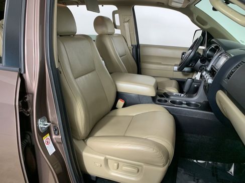 Used 2018 Toyota Sequoia Limited w/ Safety & Convenience Package AWD/4WD image 42