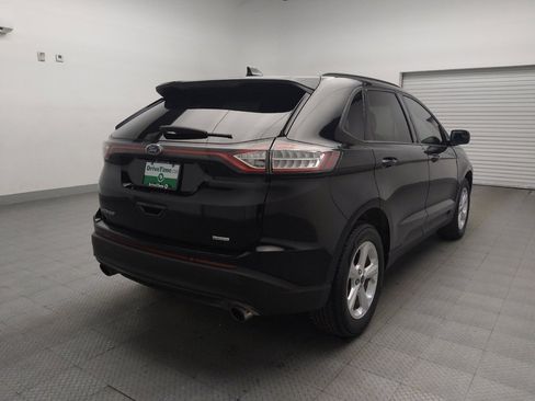 Used 2017 Ford Edge SE image 9