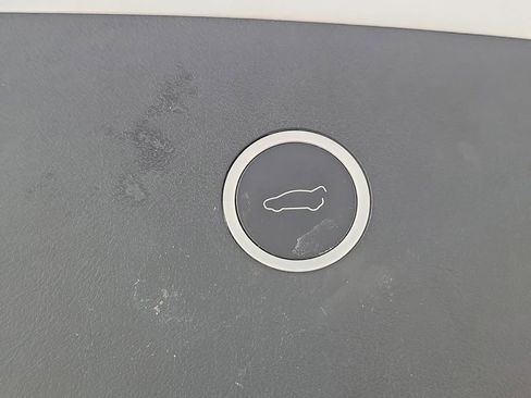 Used 2018 Tesla Model X 75D image 10