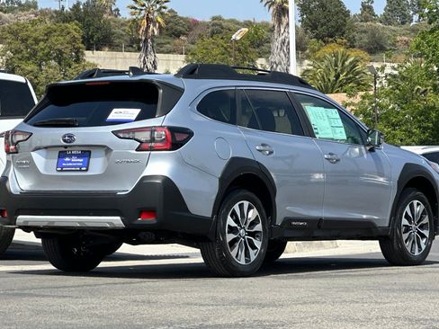 Used 2023 Subaru Outback Limited AWD/4WD image 3