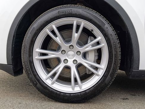 Used 2024 Tesla Model Y Long Range image 15