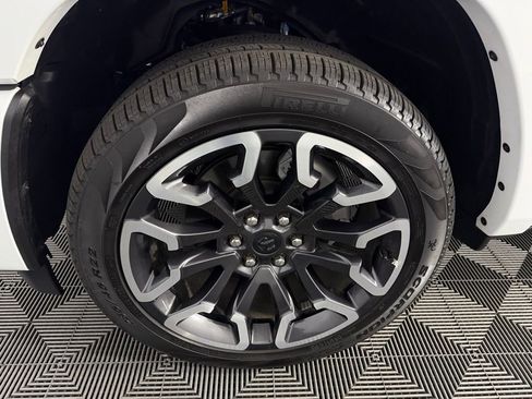 Used 2025 RAM 1500 Limited AWD/4WD image 12