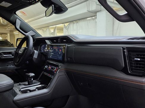 Used 2023 GMC Sierra 1500 AT4 w/ AT4 Premium Package image 21