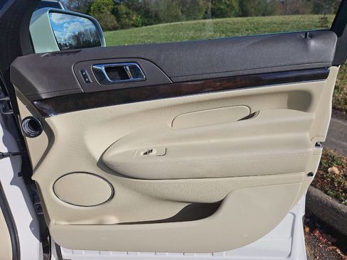 Used 2014 Lincoln MKT AWD w/ Equipment Group 201A image 17