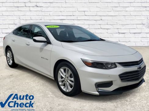 Used 2017 Chevrolet Malibu LT w/ Leather Package FWD image 5