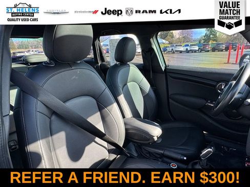 Used 2020 MINI Cooper 4-Door Hardtop w/ Storage Package image 28