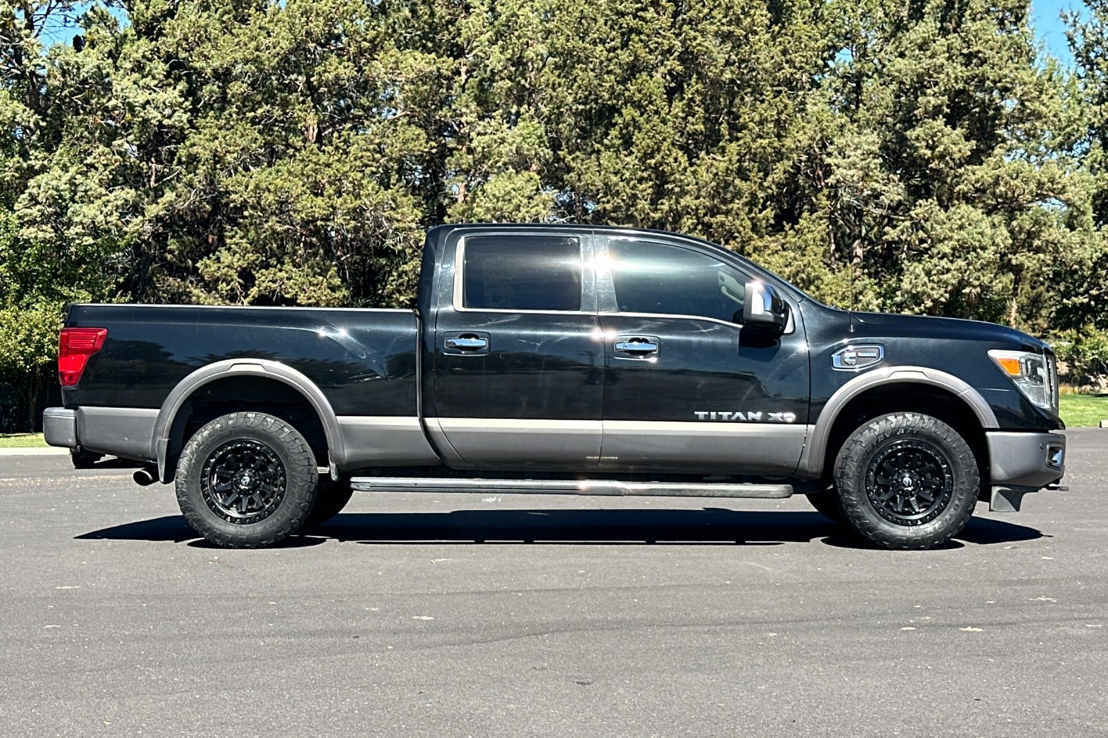 Used 2017 Nissan Titan Platinum Reserve AWD/4WD image 3