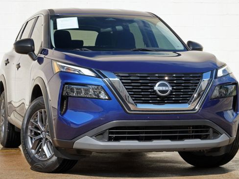 Used 2023 Nissan Rogue S AWD/4WD image 2