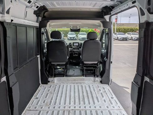 Used 2025 RAM ProMaster 2500 w/ Convenience Group FWD image 10