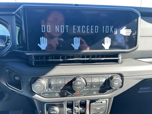 New 2026 Jeep Wrangler Unlimited Rubicon AWD/4WD image 20