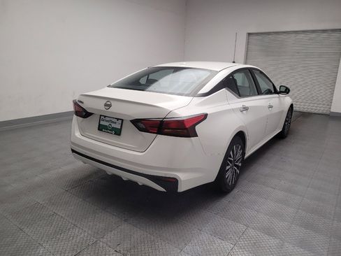 Used 2025 Nissan Altima 2.5 SV FWD image 9