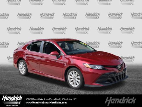 Used 2018 Toyota Camry LE w/ Convenience Package FWD image 1