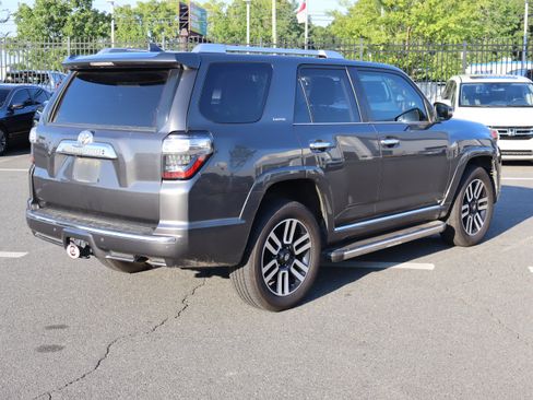 Used 2016 Toyota 4Runner SR5 AWD/4WD image 10