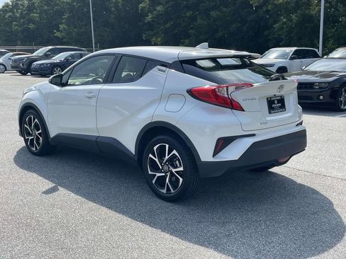 Used 2018 Toyota C-HR XLE FWD image 4