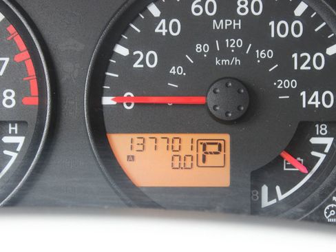 Used 2014 Nissan Frontier SV image 25