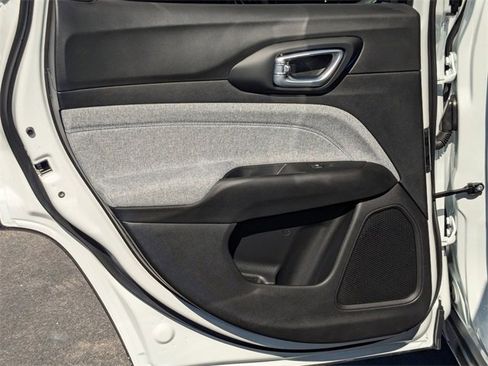 New 2026 Jeep Compass Latitude image 26