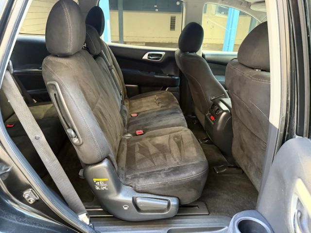Used 2016 Nissan Pathfinder SV FWD image 18