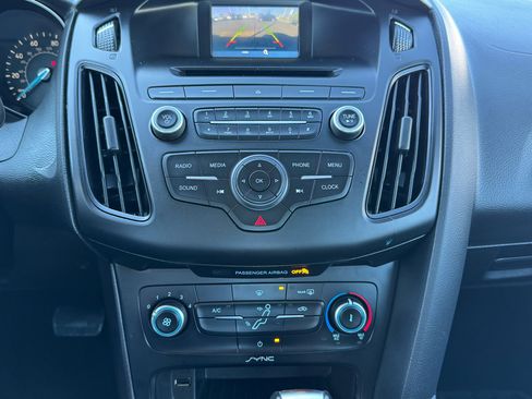 Used 2016 Ford Focus SE image 25