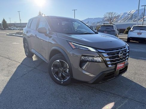 Certified 2025 Nissan Rogue SV image 1