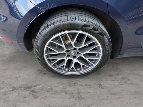 Used 2018 Porsche Macan Sport Edition AWD/4WD image 45