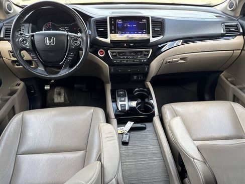 Used 2017 Honda Pilot Touring image 25