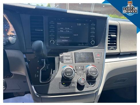 Used 2018 Toyota Sienna LE AWD/4WD image 19