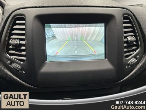 Used 2019 Jeep Compass Latitude image 11