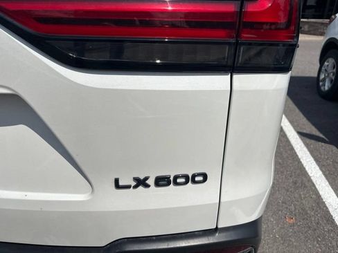 Used 2025 Lexus LX 600 4WD w/ Accessory Package (2T) image 7