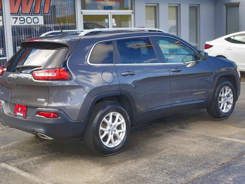 Used 2016 Jeep Cherokee Latitude w/ Safety/Convenience Group AWD/4WD image 16