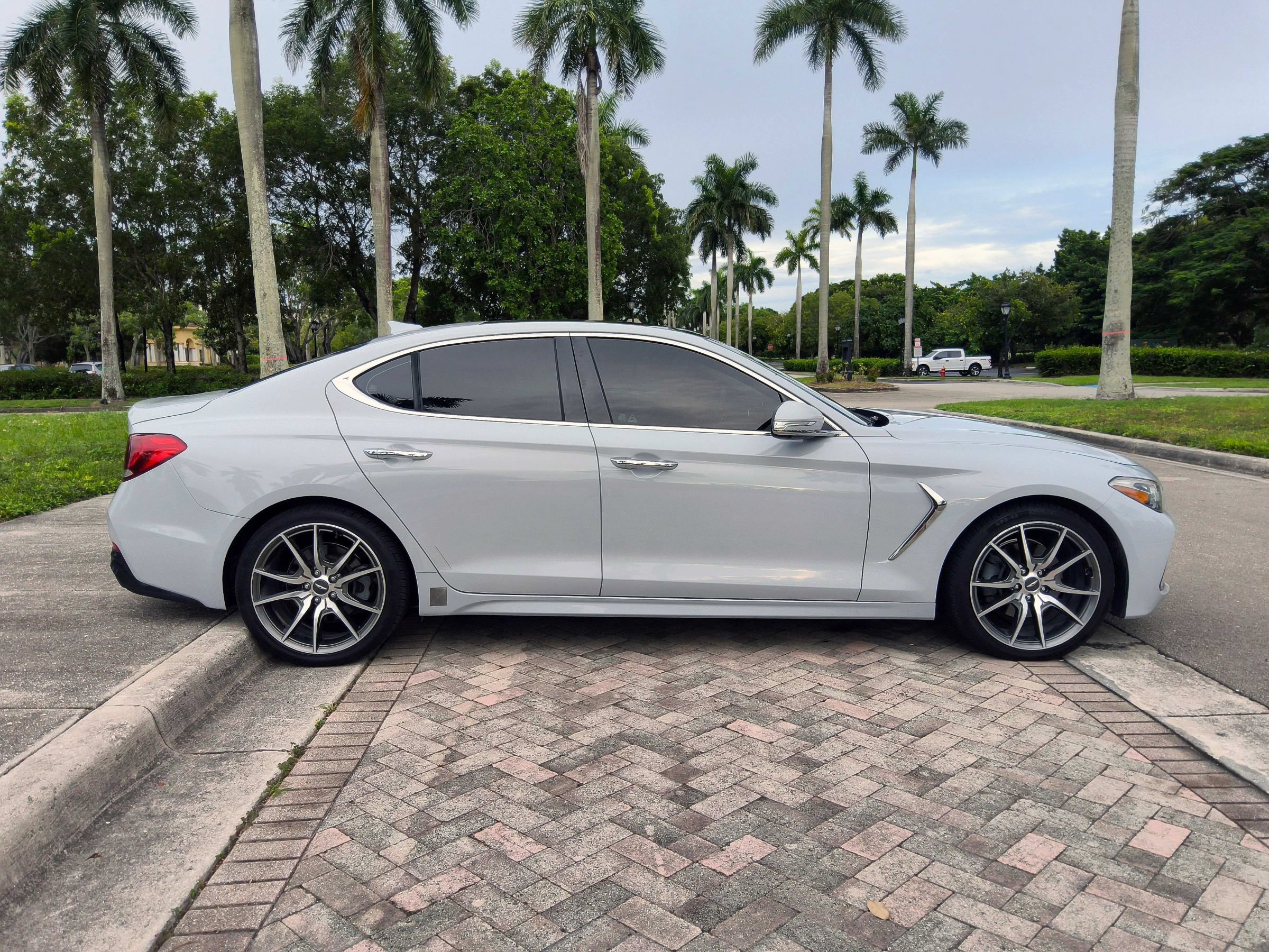 Used 2019 Genesis G70 2.0T Advanced w/ Dynamic Package RWD image 25