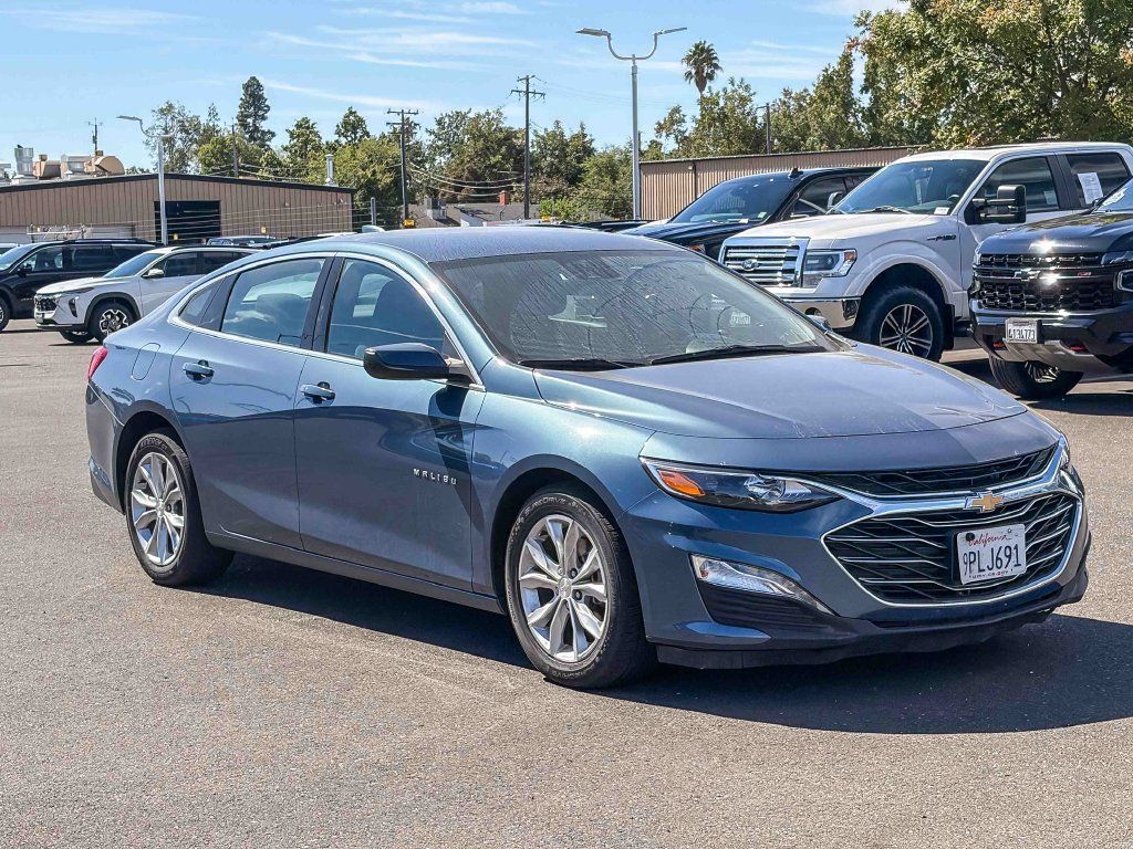 Used 2025 Chevrolet Malibu LT FWD image 5