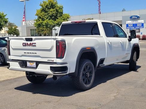 Used 2025 GMC Sierra 2500 AT4 AWD/4WD image 5