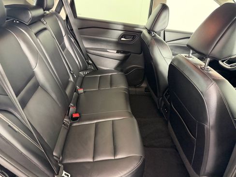 Used 2024 Nissan Rogue SL AWD/4WD image 23