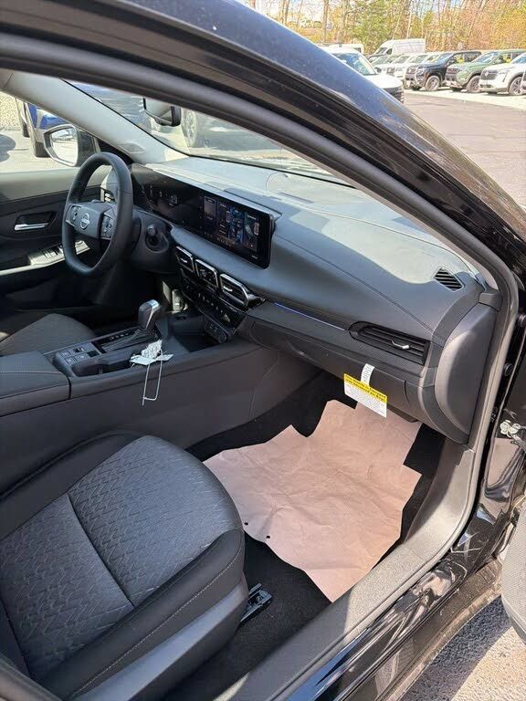 Used 2026 Nissan Sentra SV w/ SV Convenience Package FWD image 13