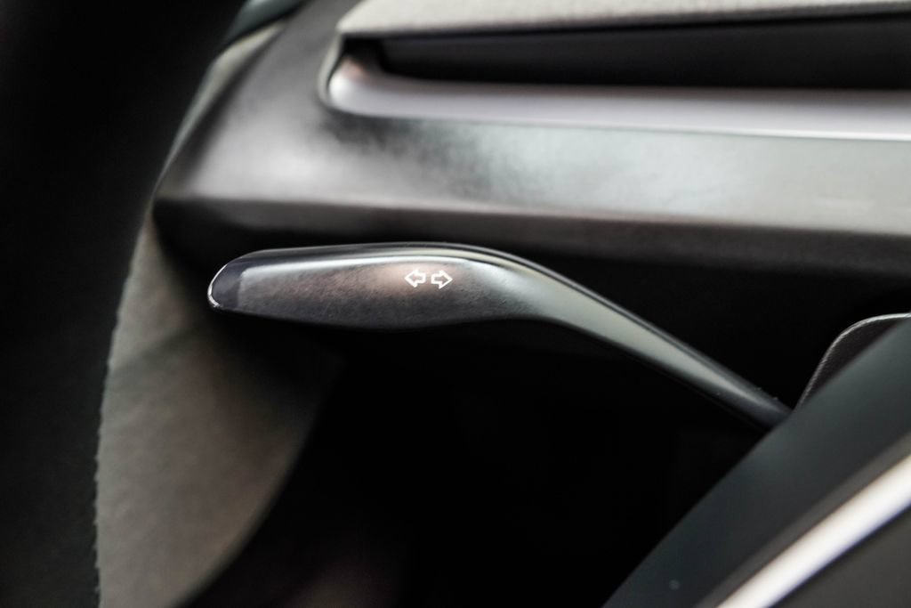 Used 2026 Tesla Model Y 2WD image 31