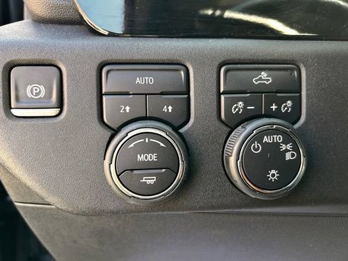 Used 2024 Chevrolet Silverado 1500 LT AWD/4WD image 23