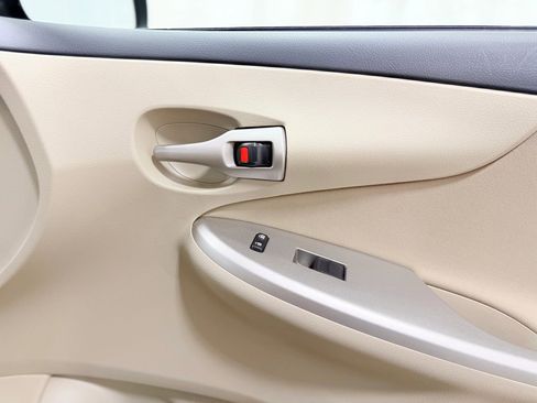 Used 2011 Toyota Corolla LE image 24